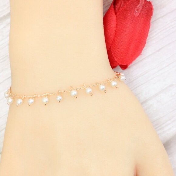 "Trendy Handmade Bracelet – A Thoughtful Gift for Girls & Women | UNVRC1722 - Picture 1 of 10